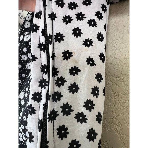 NWT! ModCloth Black and White Micro Floral Dress Size 4 - Picture 9 of 9